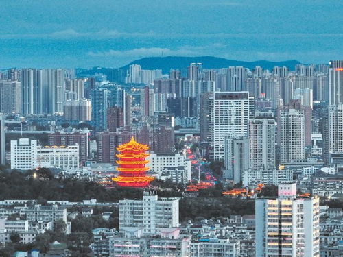 蛇山遠眺八分山 武漢能見度超20公里